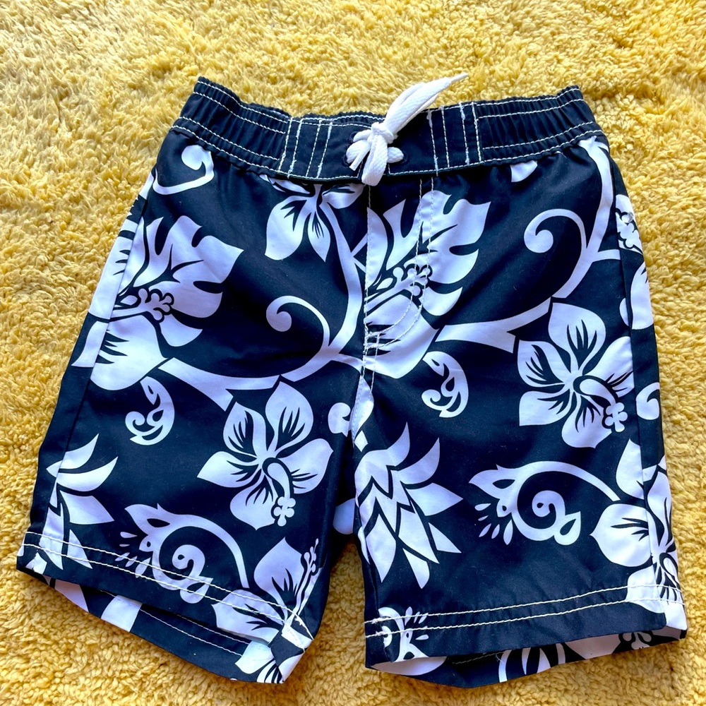 Old Navy Boys Black and White Floral Swim Shorts.size 18-24 months, NWT